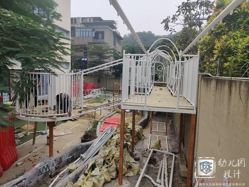 性價比最高大型玩具安裝，戶外玩具施工現(xiàn)場（鴻景華庭幼兒園）