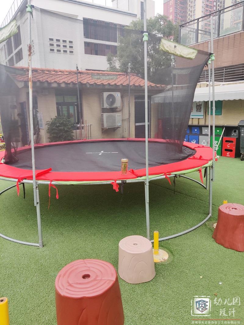 性價比最高大型玩具安裝，戶外玩具施工現(xiàn)場（鴻景華庭幼兒園）